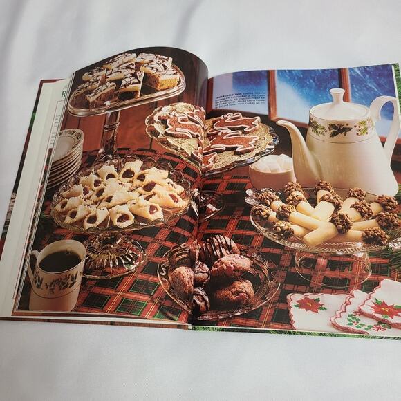 Country Women's Christmas 1998 Collection Book Christmas Crafts and Recipes - Picture 3 of 6
